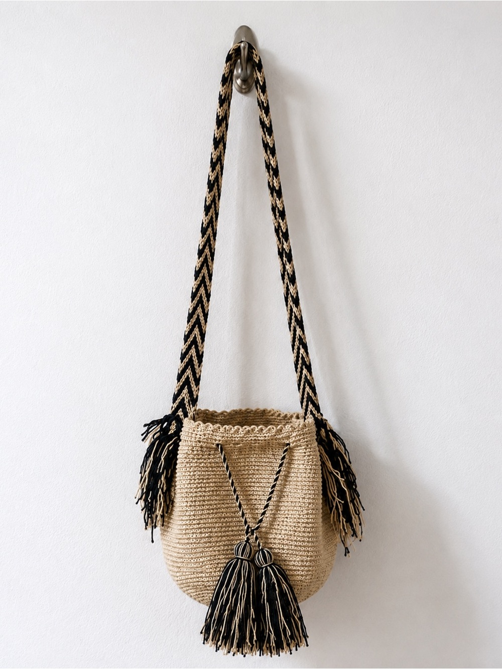 NWOT Crochet Bucket Crossbody/Shoulder Bag - Handmade in Colombia